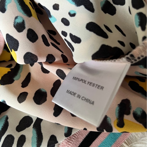 NWT A.Z.I. New York Pastel Relaxed fit Leopard Print Blouse Size M - Picture 13 of 14